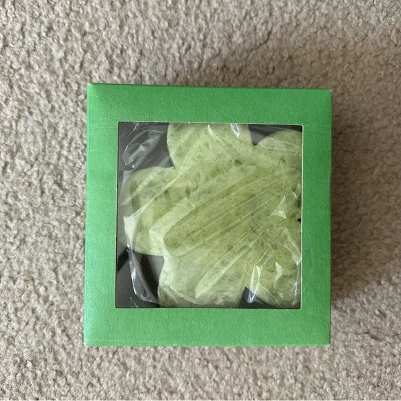 NWT Flower Candle - Picture 3 of 5